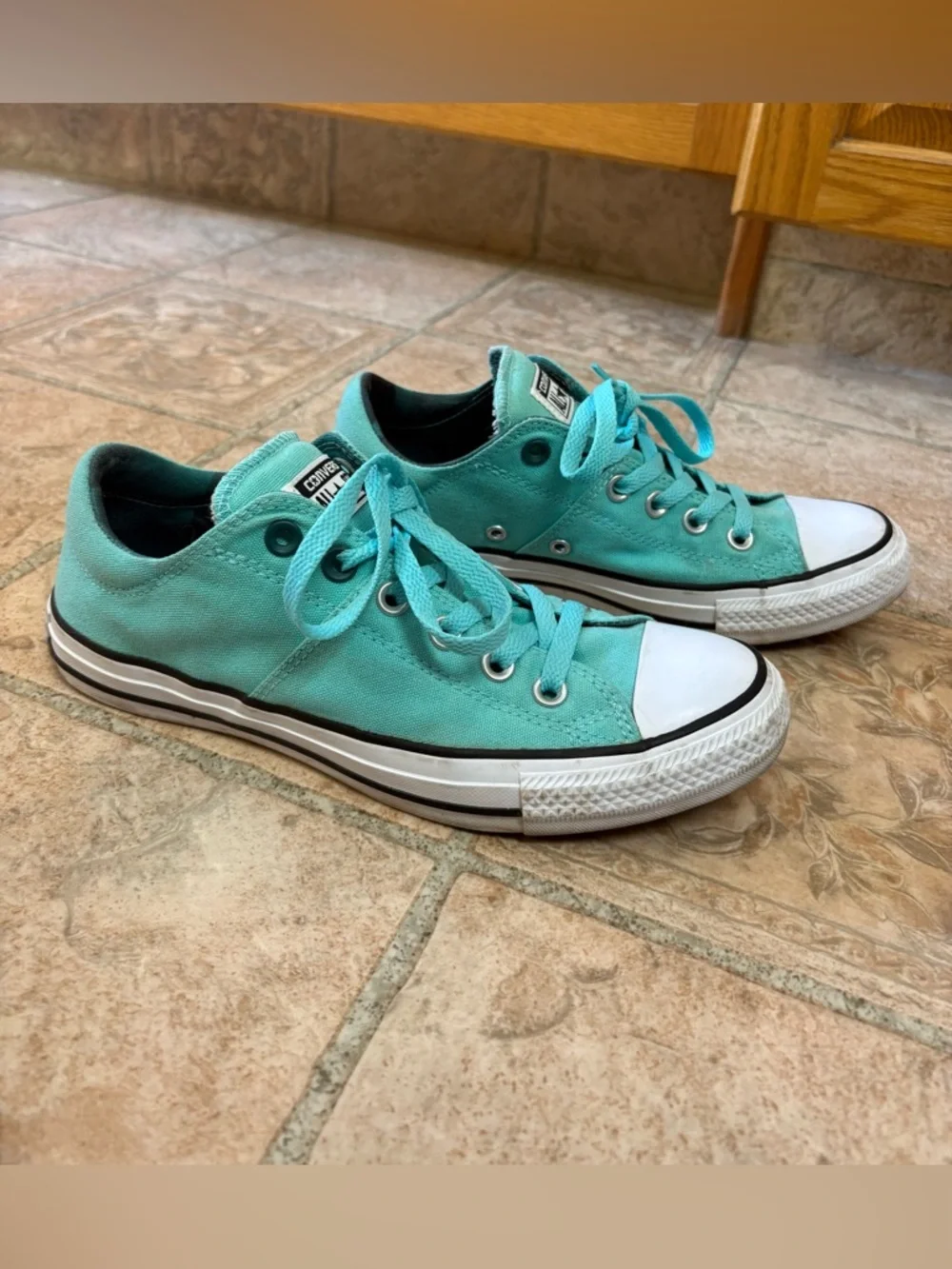 Converse Shoes - Picture 2 of 4